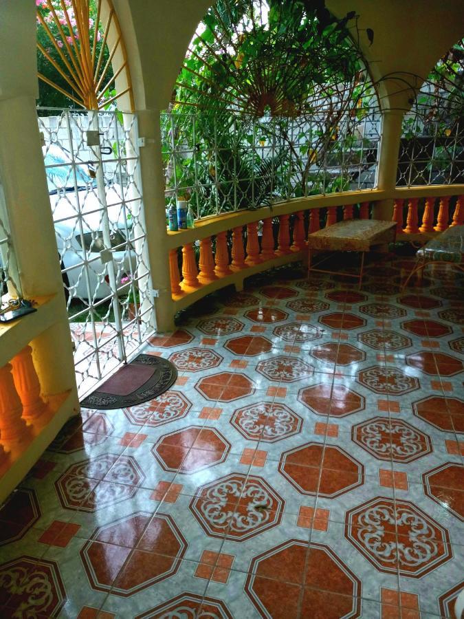 Fay Guest House Negril Exterior foto